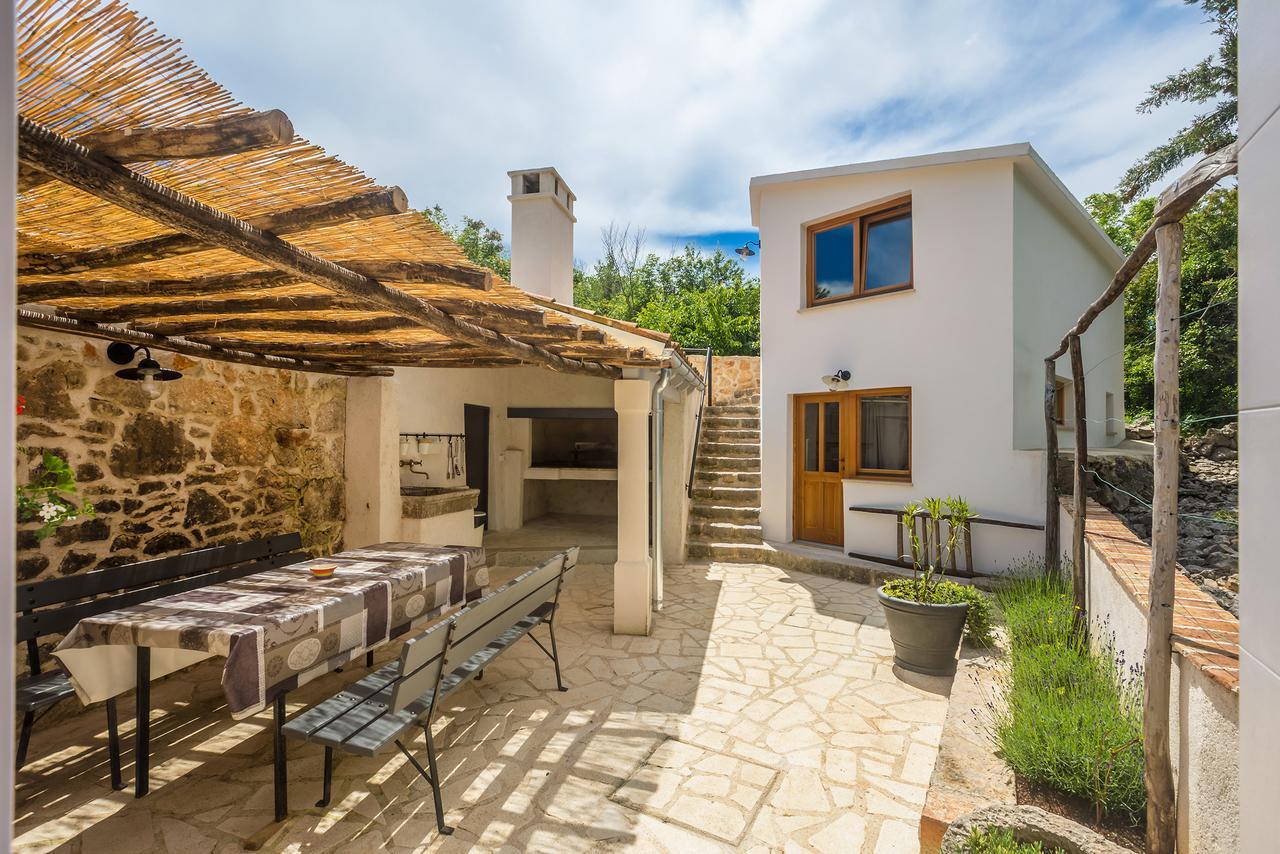 Holiday Home Jela Dobrinj Exterior photo