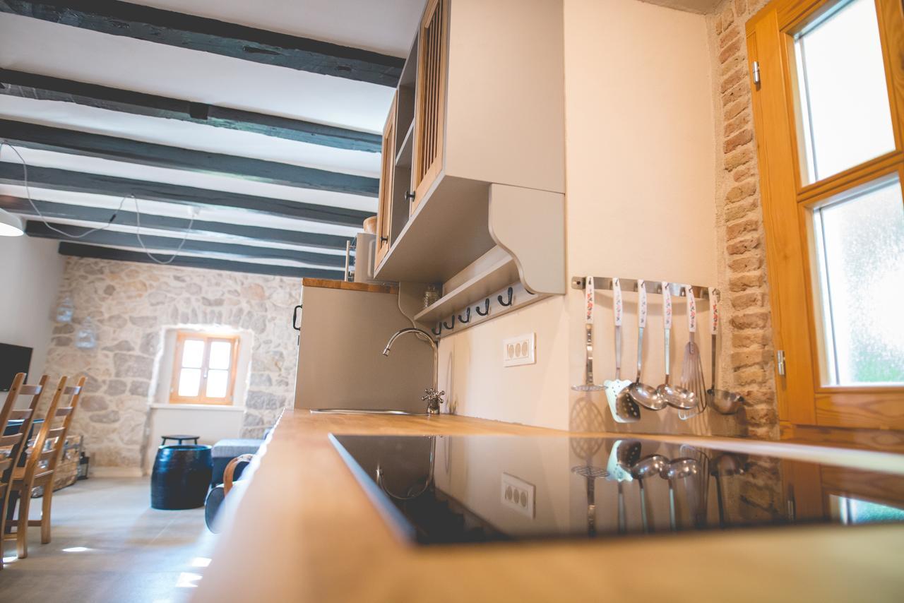 Holiday Home Jela Dobrinj Exterior photo