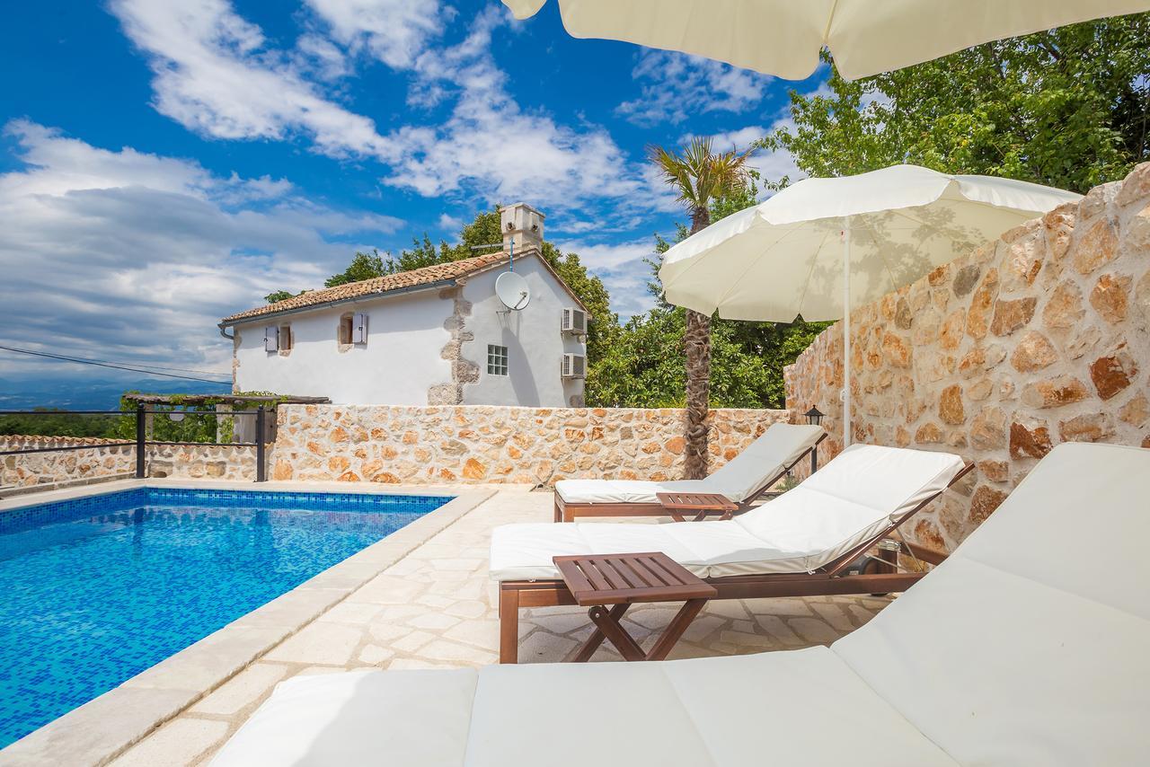 Holiday Home Jela Dobrinj Exterior photo
