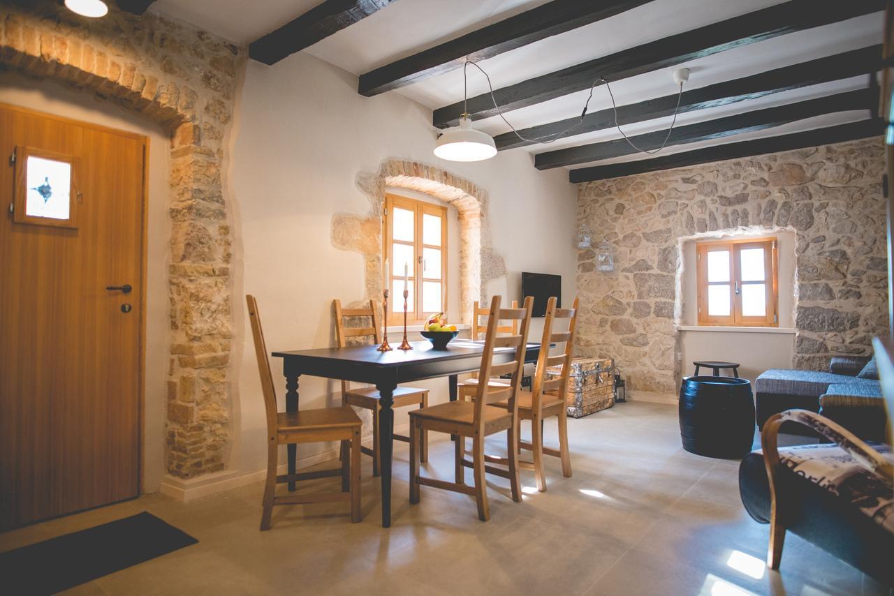 Holiday Home Jela Dobrinj Exterior photo